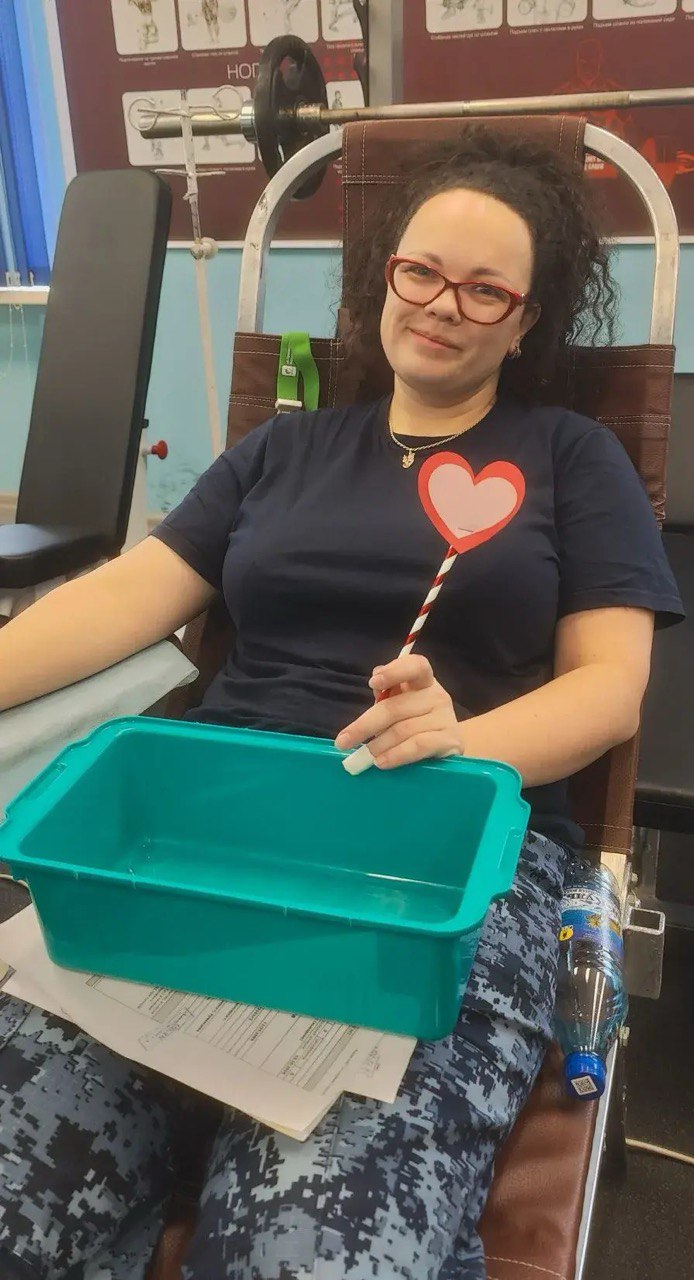 Молодые сотрудники, недавно пришедшие на службу в учреждения красноярского ГУФСИН, и их наставники приняли участие в акции по добровольной сдаче донорской крови Молодые сотрудники, недавно пришедшие на службу в учреждения красноярского ГУФСИН, и их наставники приняли участие в акции по добровольной сдаче донорской крови