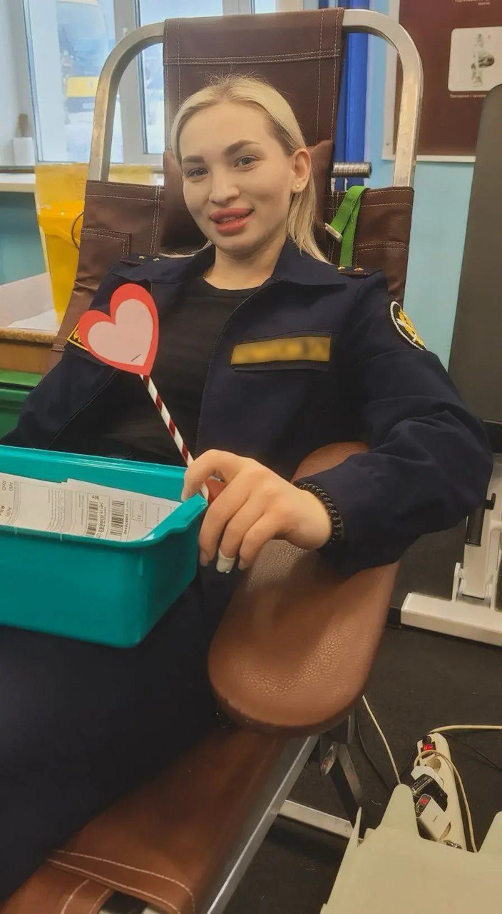 Молодые сотрудники, недавно пришедшие на службу в учреждения красноярского ГУФСИН, и их наставники приняли участие в акции по добровольной сдаче донорской крови Молодые сотрудники, недавно пришедшие на службу в учреждения красноярского ГУФСИН, и их наставники приняли участие в акции по добровольной сдаче донорской крови