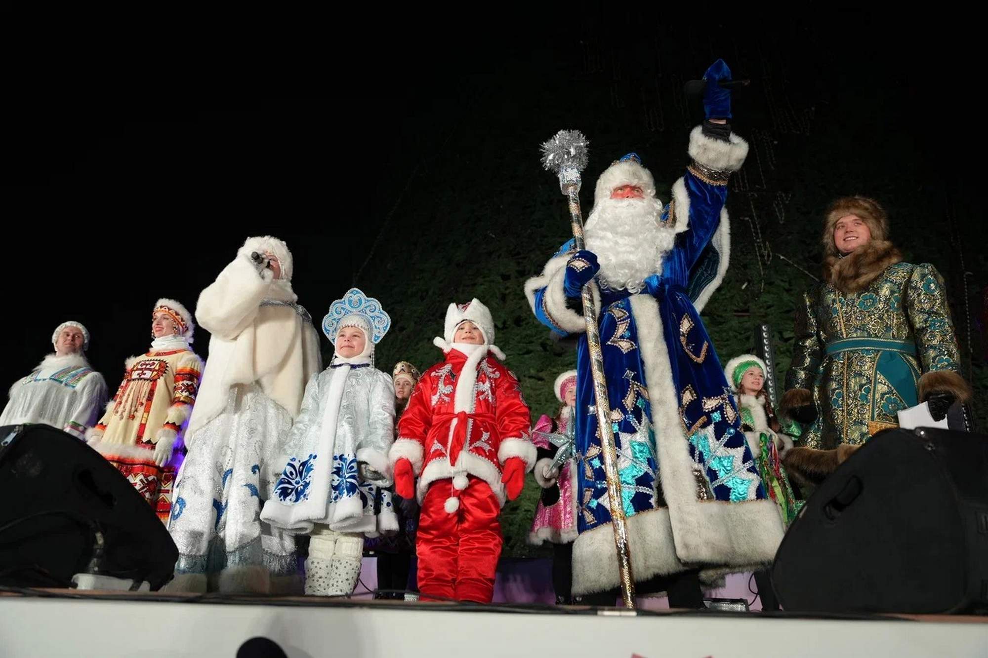 Сегодня на острове Татышев открылась главная городская ёлка Сегодня на острове Татышев открылась главная городская ёлка