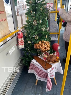 Почти как дома. Так душевно встречают пассажиров в автобусе на маршруте 31. За фото спасибо читательнице ТВК