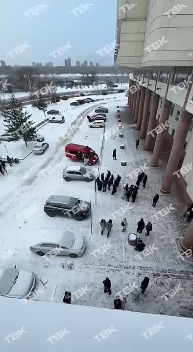 Эвакуация в БКЗ. В МЧС рассказали: предварительно, на 1 этаже произошло задымление