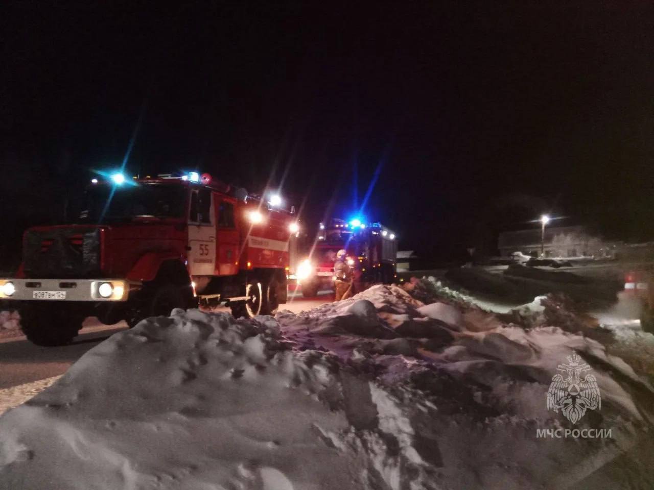 В Казачинском из-за небезопасной печи загорелись хозпостройки на 54 квадратах