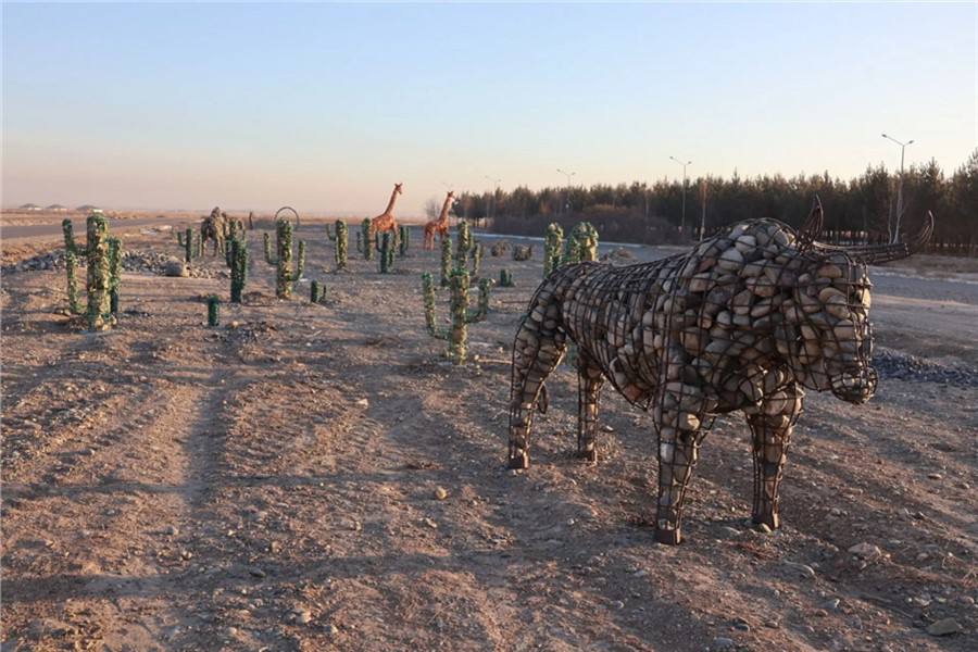 В селе Белый Яр Хакасии превратили пустырь в сад с необычными скульптурами, сообщили в администрации Алтайского района республики В селе Белый Яр Хакасии превратили пустырь в сад с необычными скульптурами, сообщили в администрации Алтайского района республики