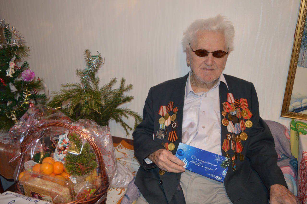 Красноярских ветеранов Великой Отечественной войны поздравляют с Новым годом