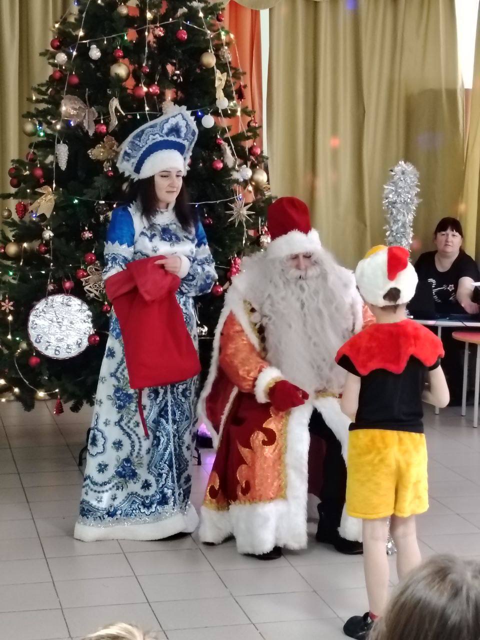 Новогодние чудеса от полиции Красноярского края: добро, подарки и улыбки! Новогодние чудеса от полиции Красноярского края: добро, подарки и улыбки!