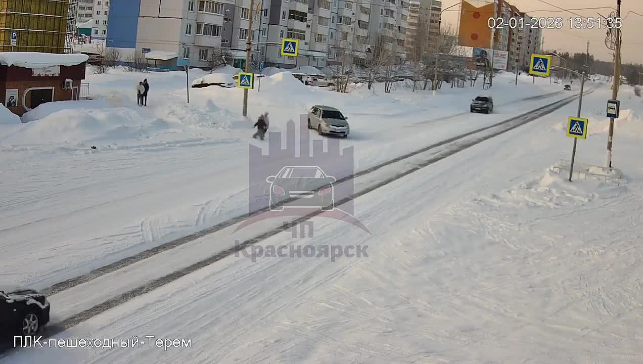 Автомобилистка сбила двоих школьниц на пешеходном переходе в Кодинске