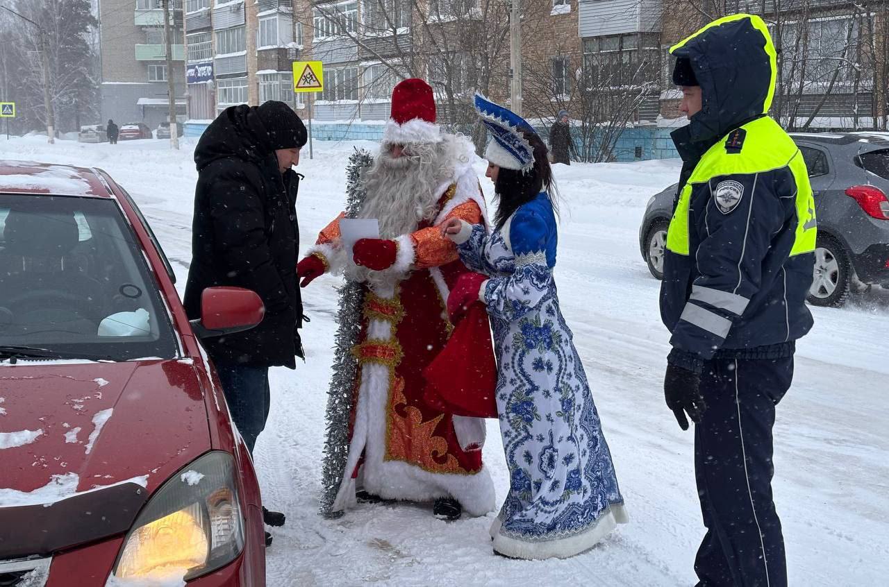 Новогодние чудеса от полиции Красноярского края: добро, подарки и улыбки! Новогодние чудеса от полиции Красноярского края: добро, подарки и улыбки!