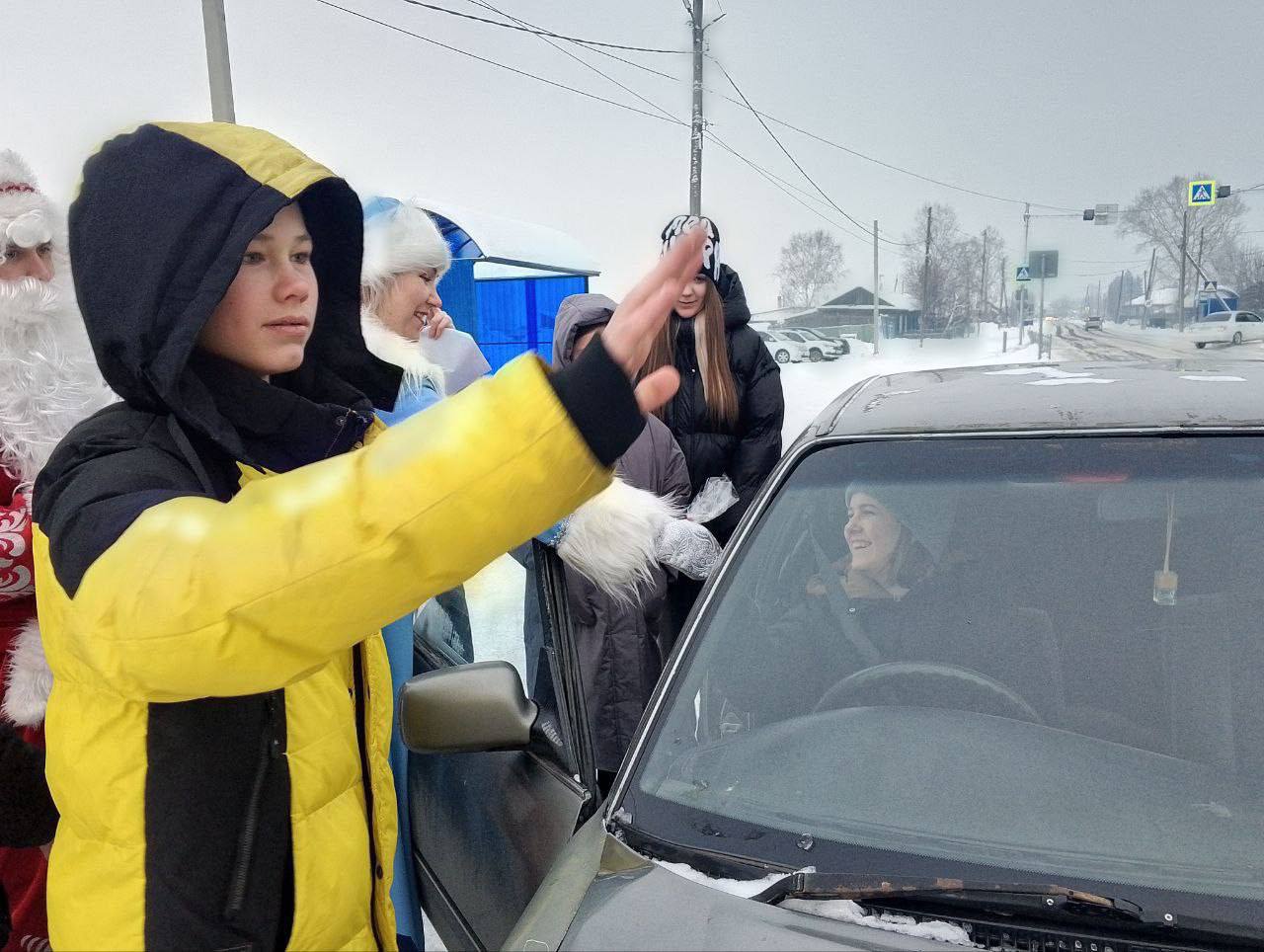 Сказочный патруль вышел на улицы Ирбейского района Сказочный патруль вышел на улицы Ирбейского района