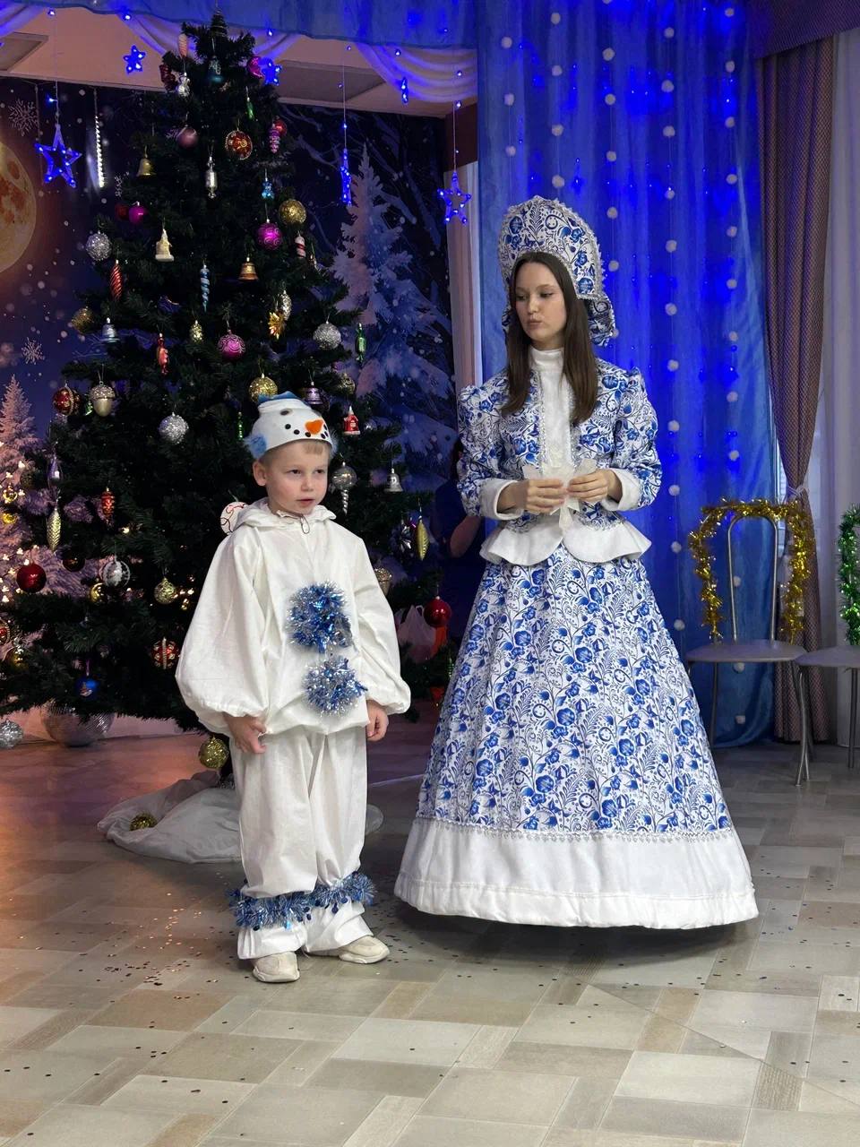 Ачинские транспортные полицейские присоединились к акции «Полицейский Дед Мороз» Ачинские транспортные полицейские присоединились к акции «Полицейский Дед Мороз»