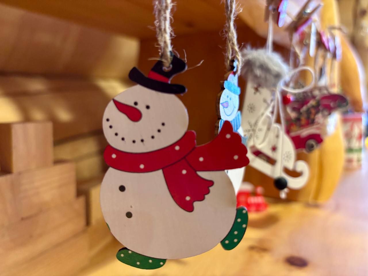 Делимся атмосферными кадрами из резиденции Дедушки Мороза в Татышев-парке Делимся атмосферными кадрами из резиденции Дедушки Мороза в Татышев-парке