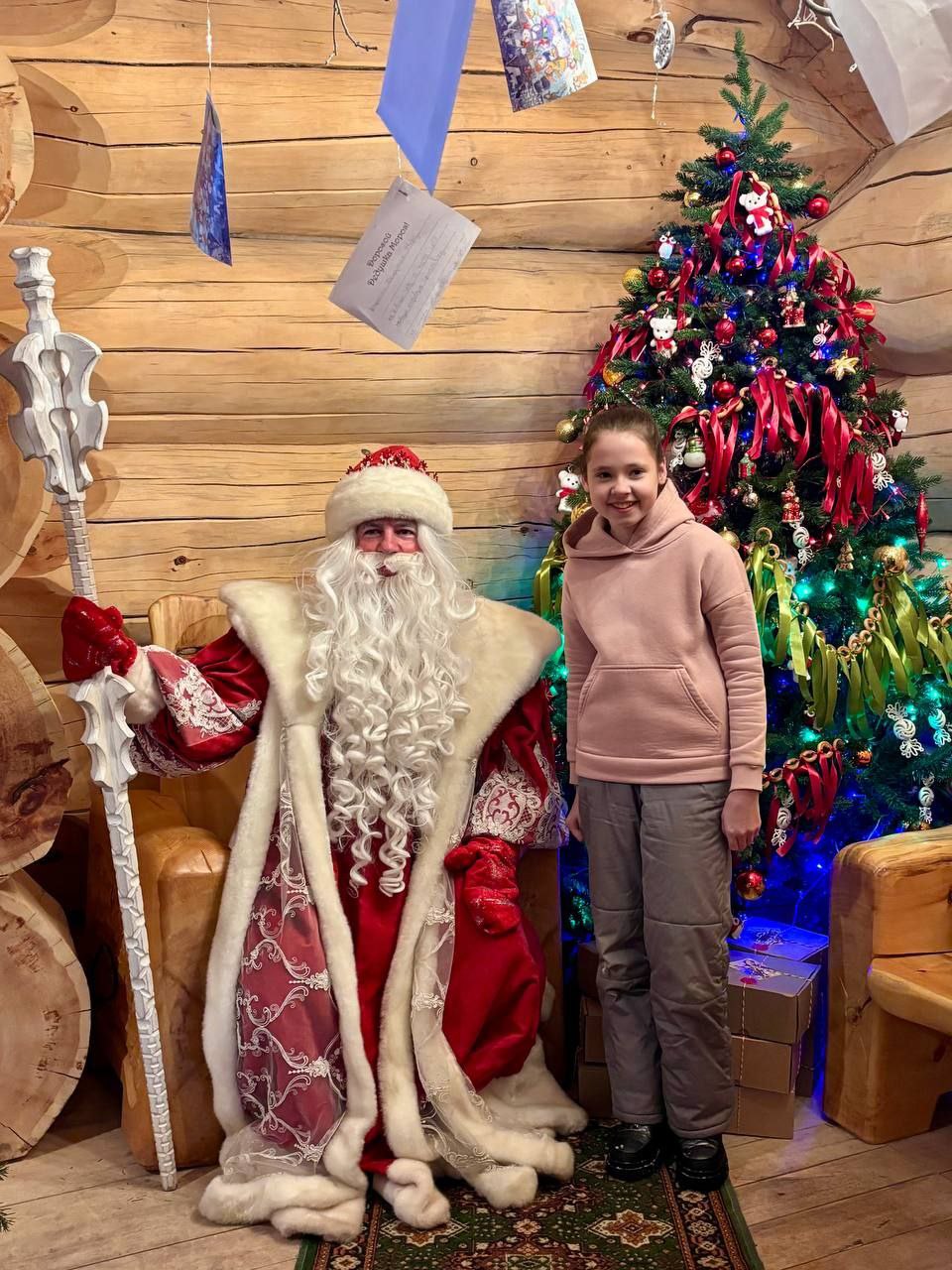 Делимся атмосферными кадрами из резиденции Дедушки Мороза в Татышев-парке Делимся атмосферными кадрами из резиденции Дедушки Мороза в Татышев-парке