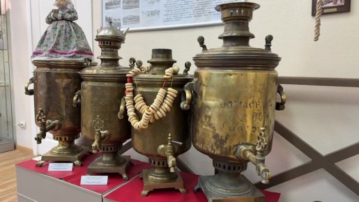 Уникальный станционный самовар производства Тулы, которому 125 лет, вернулся в Красноярск и теперь выставлен в Музее истории железной дороги