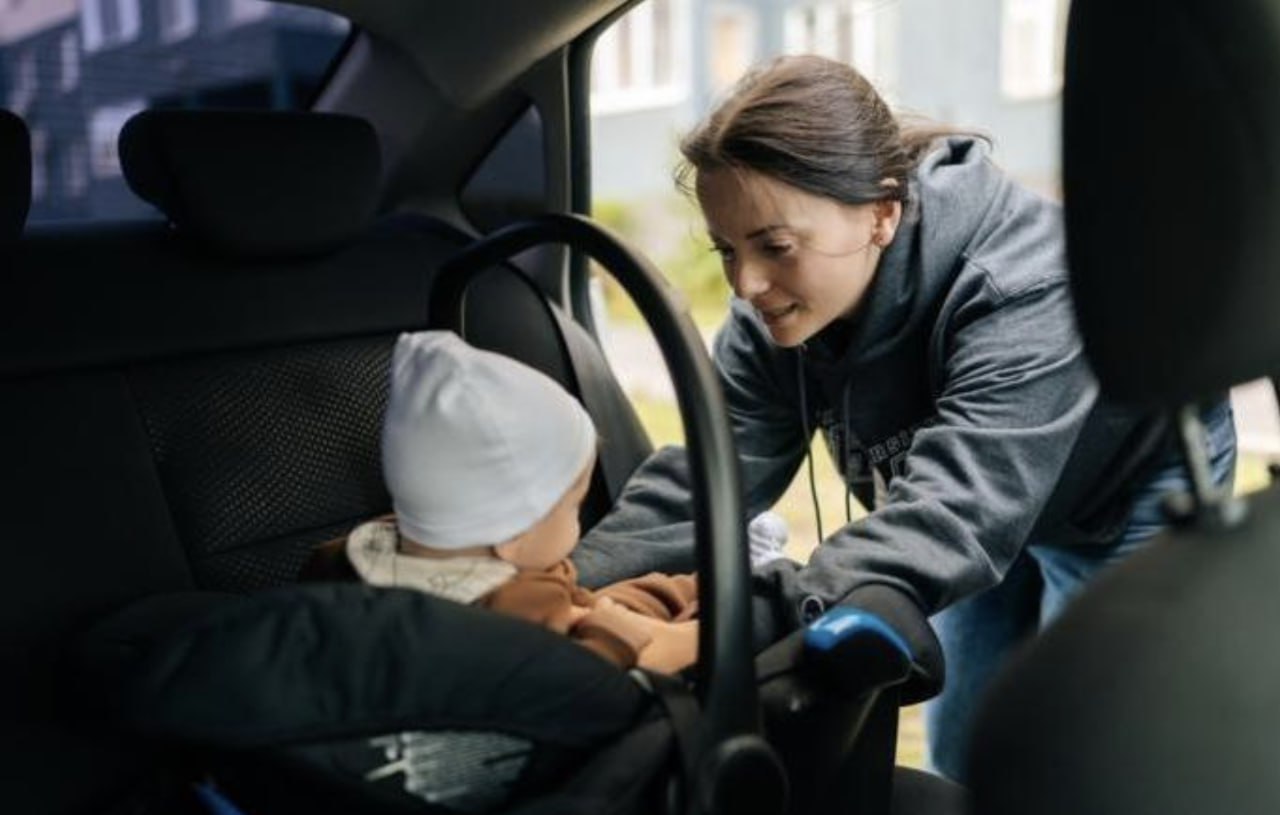 С завтрашнего дня в России ужесточаются штрафы за нарушение правил перевозки детей