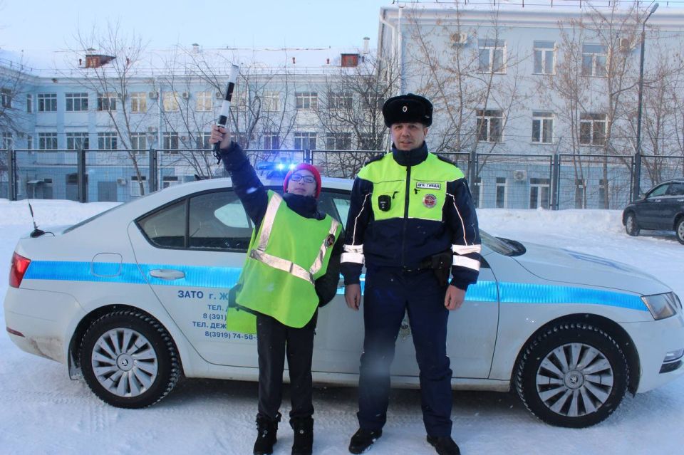 Один день на службе закону: железногорские полицейские исполнили мечту 17-летнего Алексея!