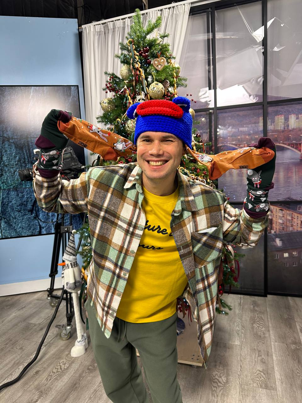 Что вам подарили на Новый год? Антону целый запас носков Что вам подарили на Новый год? Антону целый запас носков