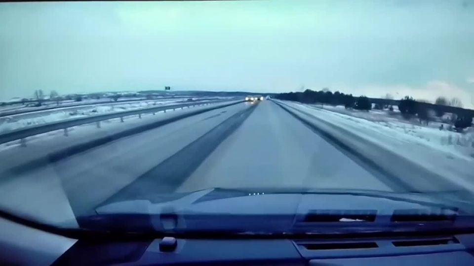 Скорость и встречная полоса: будьте предельно внимательны на загородных трассах! СОХРАНЯЮТСЯ СЛОЖНЫЕ ПОГОДНЫЕ УСЛОВИЯ!