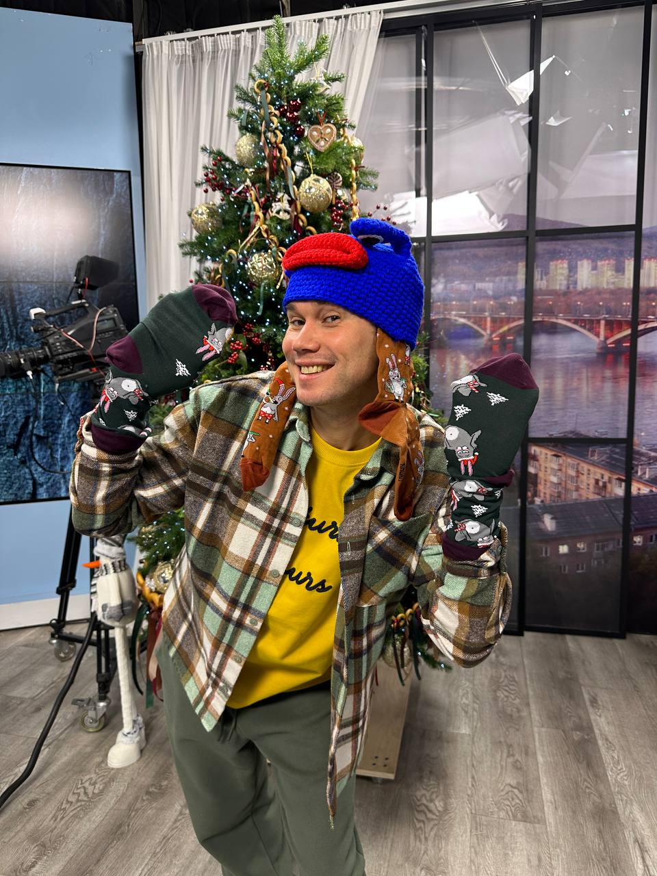 Что вам подарили на Новый год? Антону целый запас носков