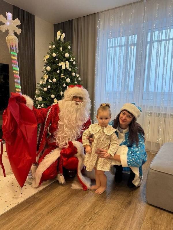 Полицейские Дед Мороз и Снегурочка на задании