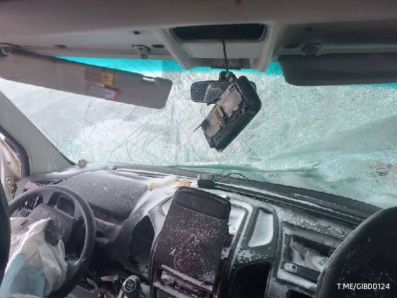 11 человек пострадали при столкновении микроавтобуса с грузовиком на трассе в Красноярском крае, сообщили в Госавтоинспекции региона 11 человек пострадали при столкновении микроавтобуса с грузовиком на трассе в Красноярском крае, сообщили в Госавтоинспекции региона