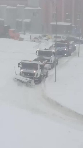 В красноярском аэропорту из-за сильного снегопада в Москве задерживаются несколько рейсов