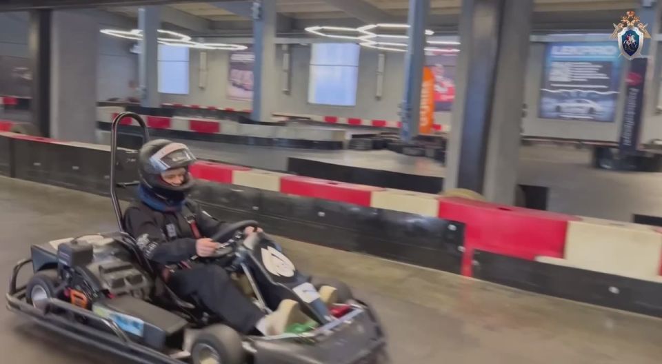 Офицеры Главного следственного управления исполнили новогоднюю мечту 17-летнего подростка