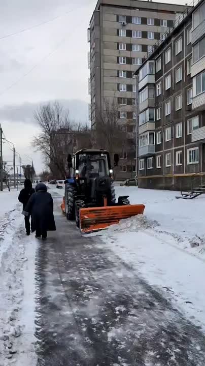 Убираем снег, не дожидаясь его окончания