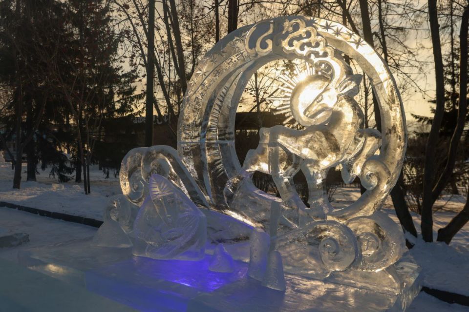 Сегодня эксперты оценили работы участников молодёжного этапа фестиваля «Волшебный лёд Сибири»