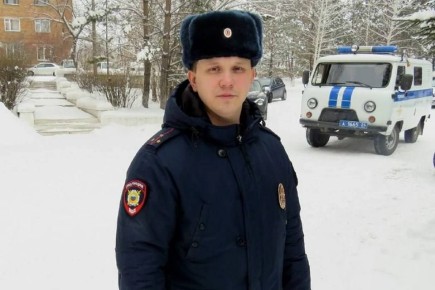 Агрессивную жительницу Канска усмирил участковый