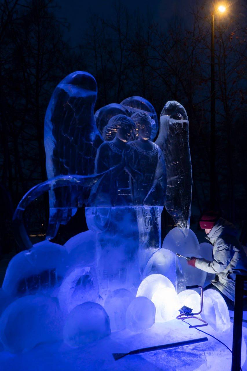 Только посмотрите! Ледовые и снежные фигуры уже поселились на Театральной площади и Центральной набережной Только посмотрите! Ледовые и снежные фигуры уже поселились на Театральной площади и Центральной набережной