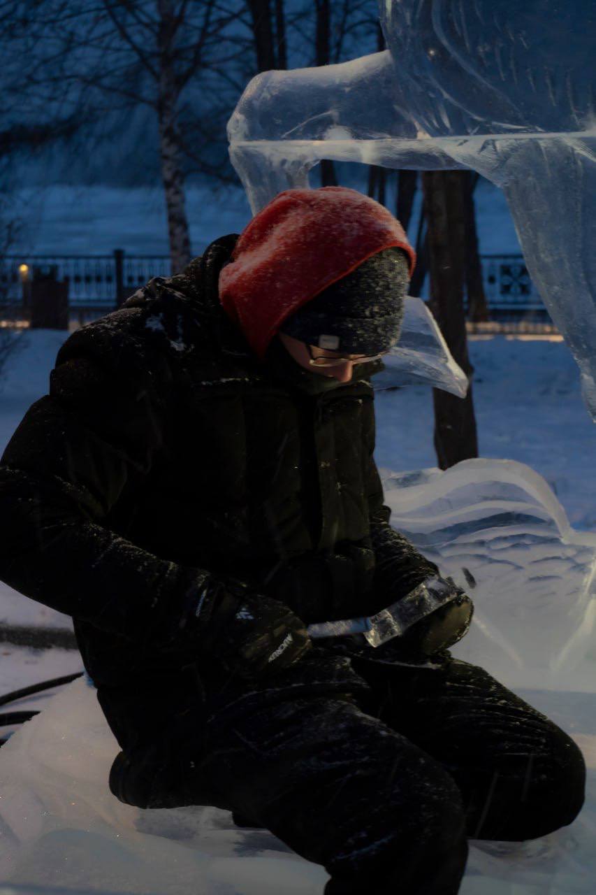 Только посмотрите! Ледовые и снежные фигуры уже поселились на Театральной площади и Центральной набережной Только посмотрите! Ледовые и снежные фигуры уже поселились на Театральной площади и Центральной набережной