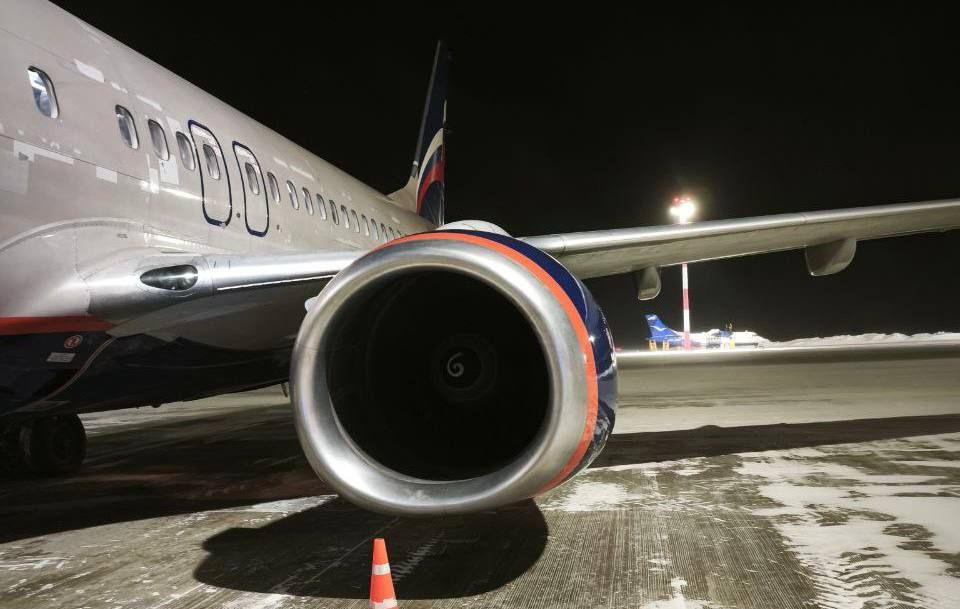 Летевший в Сочи самолет вынужденно вернулся в Красноярск