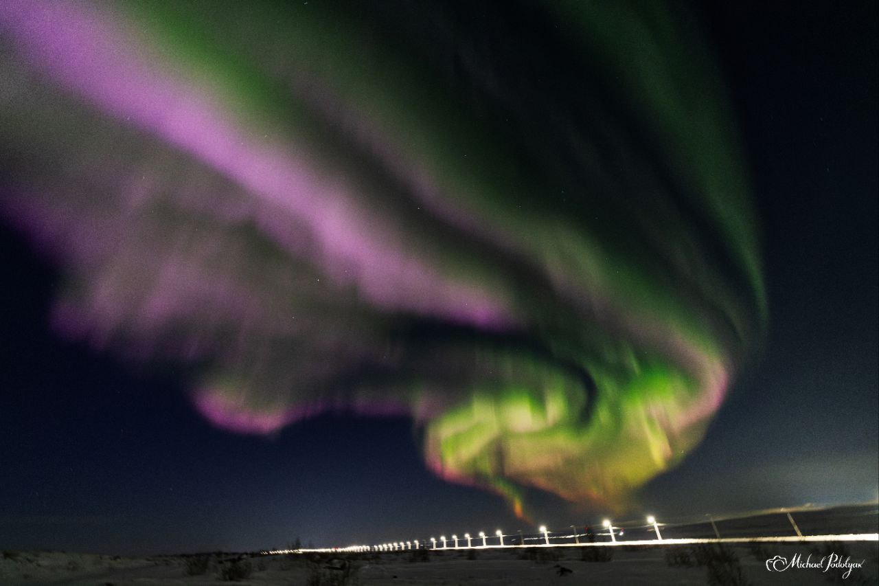 «Давно я не видел таких красок»: фотограф из Норильска запечатлел северное сияние