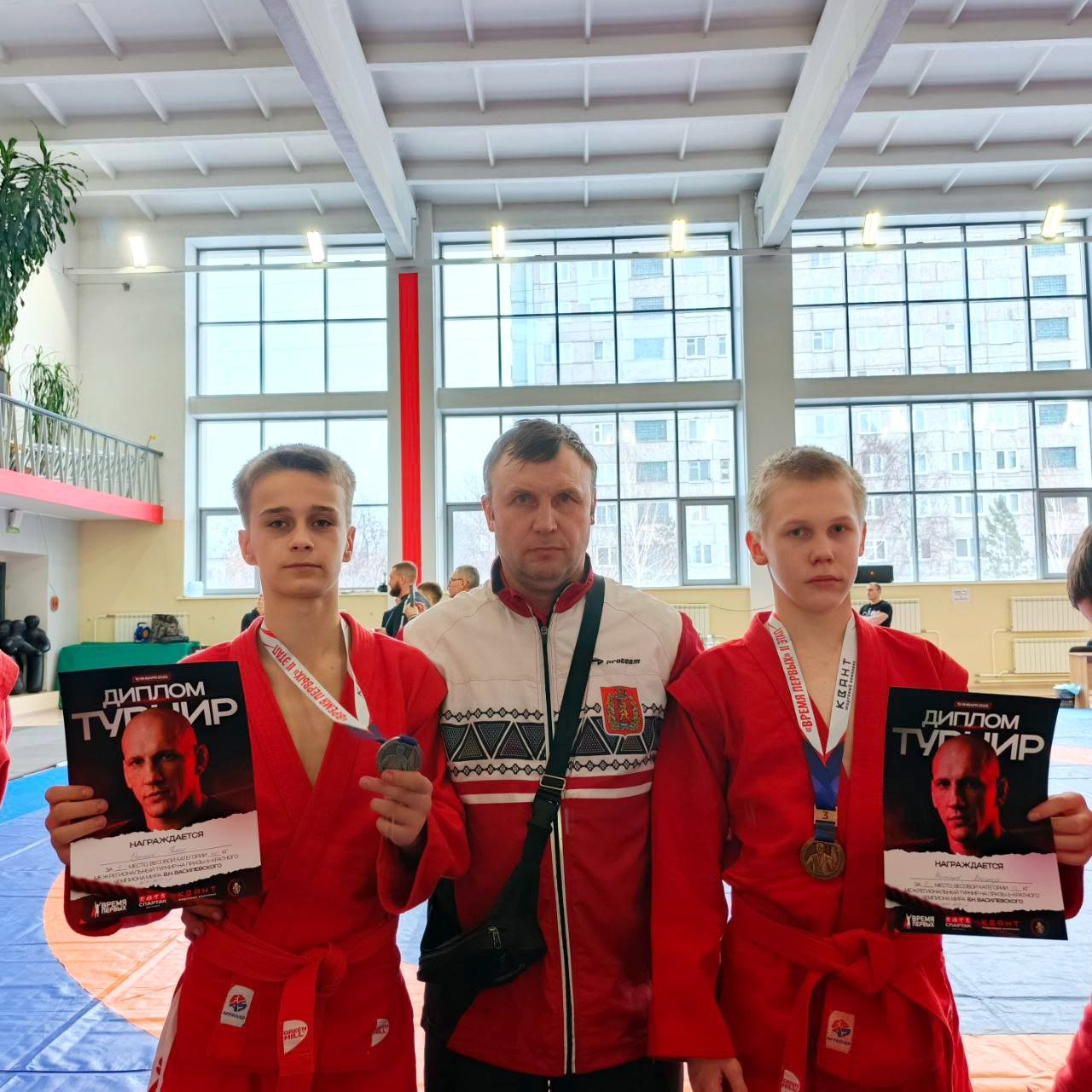 Минусинские спортсмены завоевали медали на юношеской лиге боевого самбо