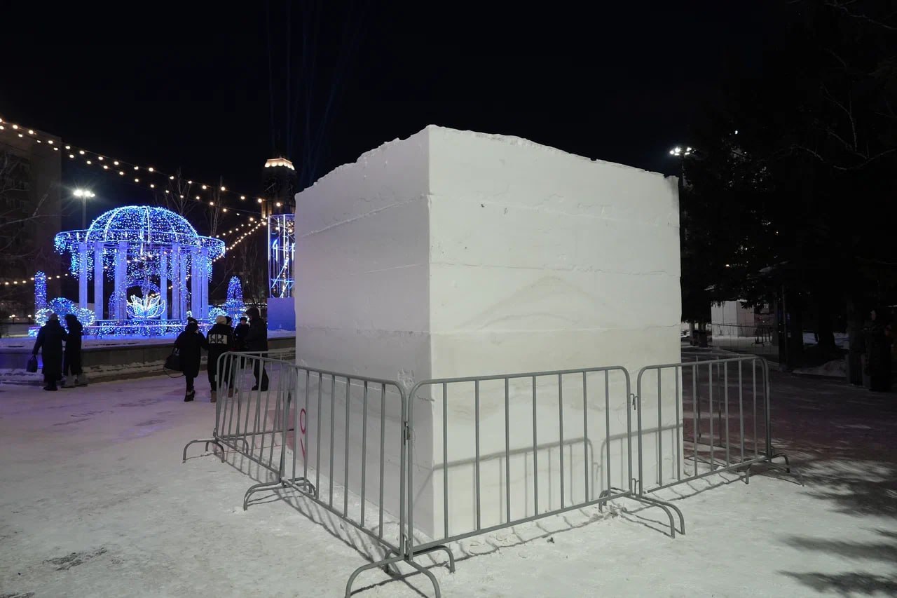 Такое здесь впервые!. Мы про «Волшебный лёд Сибири» на Театральной площади Такое здесь впервые!. Мы про «Волшебный лёд Сибири» на Театральной площади