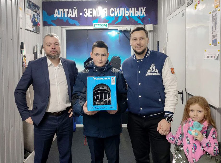 Полпред Президента РФ в СФО Анатолий Серышев помог исполнить желания ещё пятерых юных мечтателей – участников всероссийской акции «Ёлка желаний» Полпред Президента РФ в СФО Анатолий Серышев помог исполнить желания ещё пятерых юных мечтателей – участников всероссийской акции «Ёлка желаний»