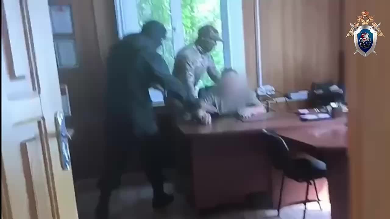 В Шушенском районе завершено расследование уголовного дела по обвинению бывшего директора лесничества в получении взяток и превышении должностных полномочий