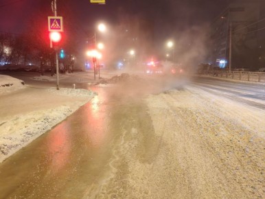В Красноярске водителей предупреждают о наледи на улице Железнодорожников