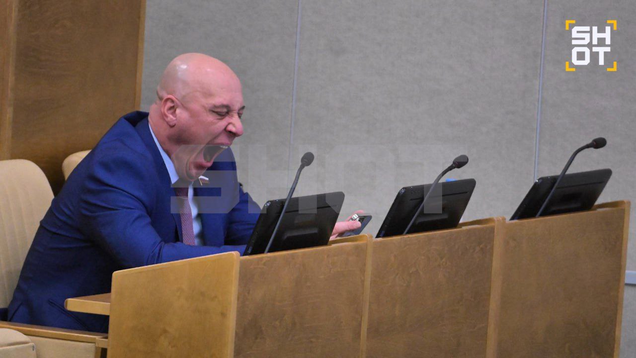 Журналистам запретили снимать пленарные заседания Госдумы с балкона Журналистам запретили снимать пленарные заседания Госдумы с балкона