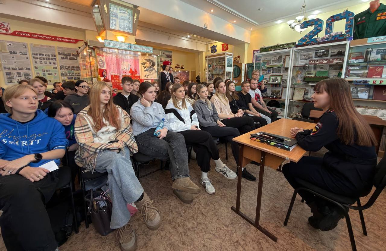 Сотрудники Сибирского линейного управления МВД России приняли участие во Всероссийской акции «Студенческий десант» Сотрудники Сибирского линейного управления МВД России приняли участие во Всероссийской акции «Студенческий десант»