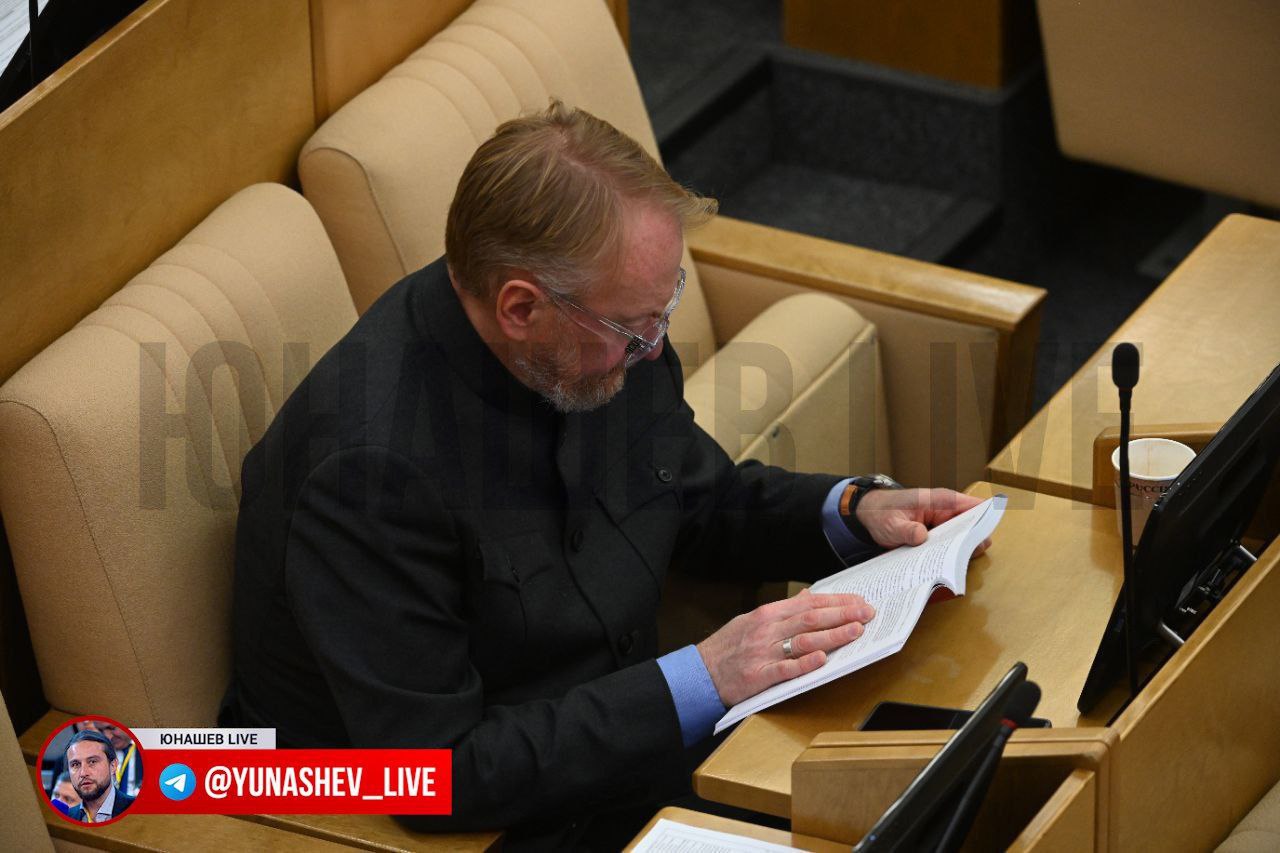 Журналистам запретили снимать пленарные заседания Госдумы с балкона Журналистам запретили снимать пленарные заседания Госдумы с балкона