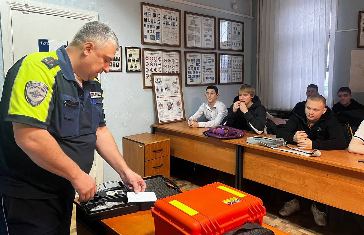 Студенты Таймырского колледжа побывали в гостях у Госавтоинспекции Студенты Таймырского колледжа побывали в гостях у Госавтоинспекции