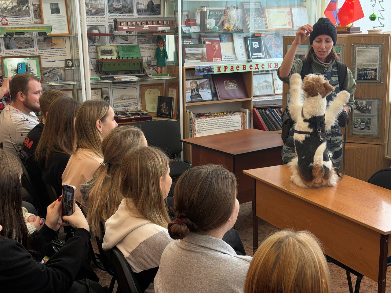 Сотрудники Сибирского линейного управления МВД России приняли участие во Всероссийской акции «Студенческий десант» Сотрудники Сибирского линейного управления МВД России приняли участие во Всероссийской акции «Студенческий десант»