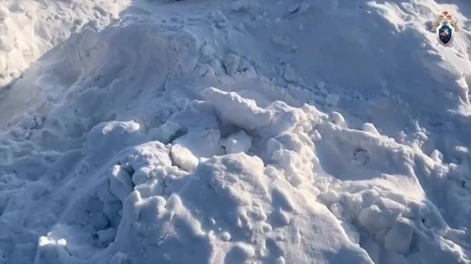 10-летняя девочка погибла во время игры в сугробе — ребенок задохнулся