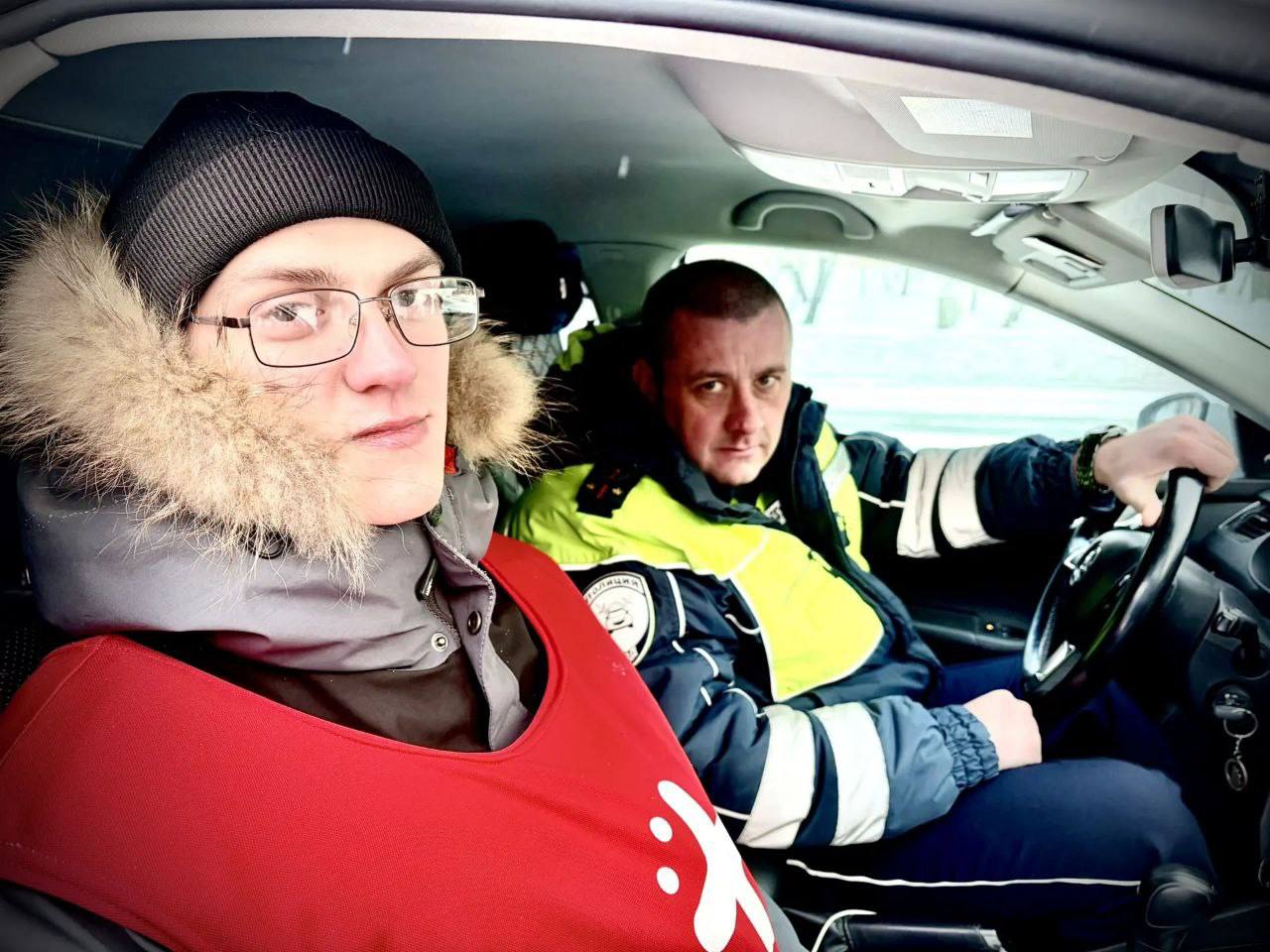 Сегодня улицы Ачинска стали практической площадкой для студентов медицинского техникума! Ребята присоединились к госавтоинспекторам в рамках акции «Студенческий десант» Сегодня улицы Ачинска стали практической площадкой для студентов медицинского техникума! Ребята присоединились к госавтоинспекторам в рамках акции «Студенческий десант»