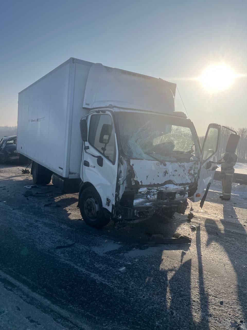 В Уярском районе полицейские работают на месте ДТП, в котором погибли два человека В Уярском районе полицейские работают на месте ДТП, в котором погибли два человека