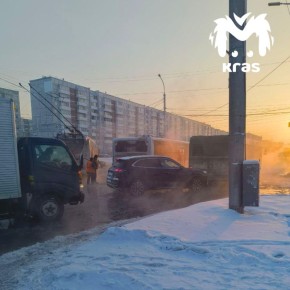 Девять автобусов изменили маршруты в Красноярске — привычную дорогу затопило