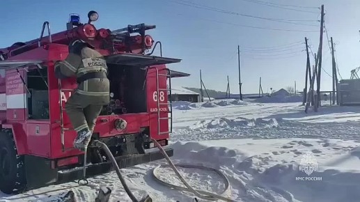 Два человека погибли при пожаре в деревне Сосновка Красноярского края