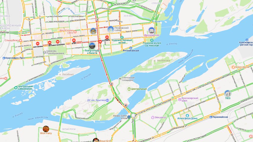 Движение на Коммунальном мосту парализовало в сторону правого берега из-за аварии