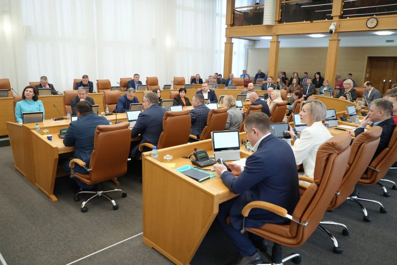 Наше взаимодействие должно следовать двум простым принципам – совместное принятие решений в интересах красноярцев и общая ответственность за результат Наше взаимодействие должно следовать двум простым принципам – совместное принятие решений в интересах красноярцев и общая ответственность за результат