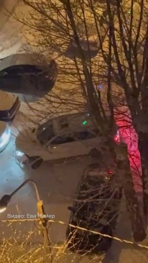 Водитель «Мерседеса» помял 6 машин на Воронова в Красноярске